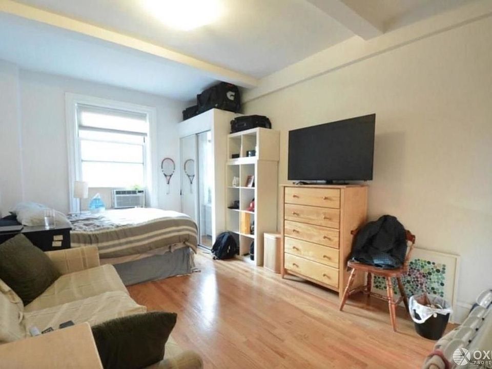 1st image of 200 W 70th St #2T