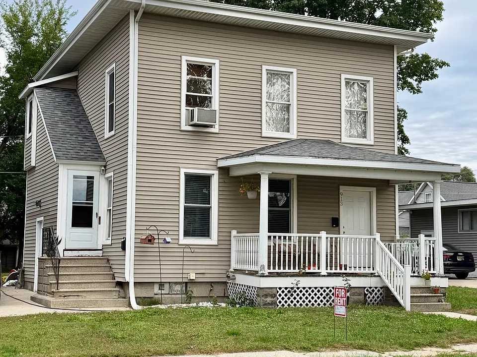 913 Elliott Ave