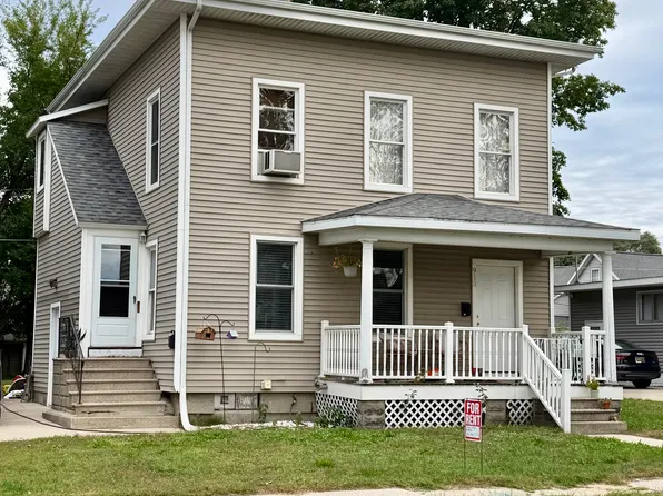 913 Elliott Ave, Grand Haven, MI 49417