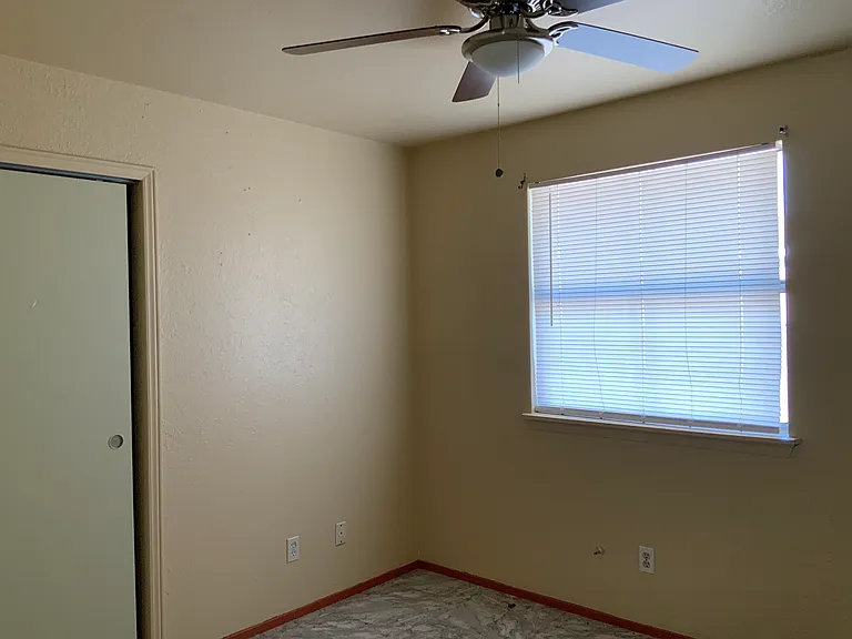 2534 Robindale Ave — Photo 7