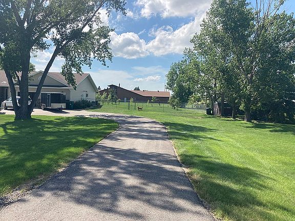 Asphalt u-shaped driveway 