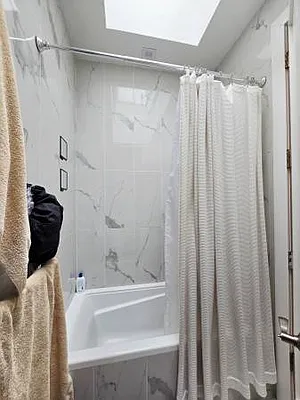 Rented by Voro Purple LLC | media 29