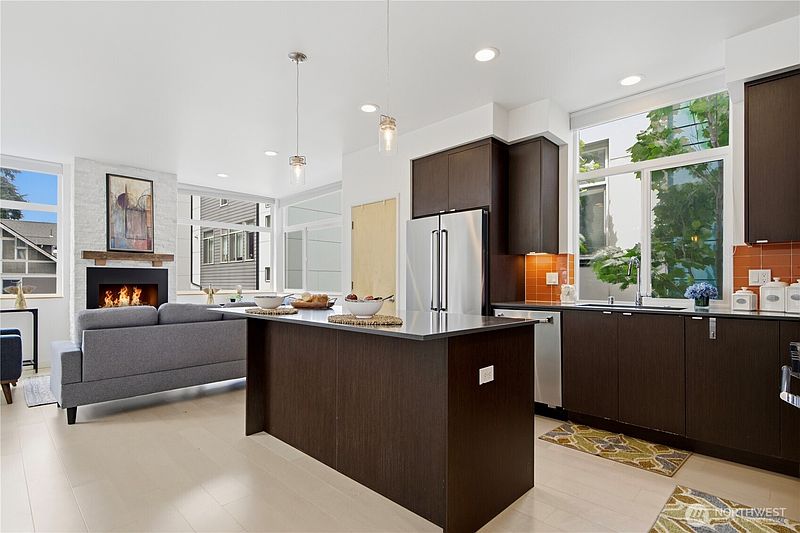 5th image of 1516 NW 61st Street