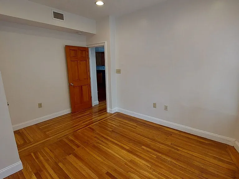 167 King St #2 — Photo 10