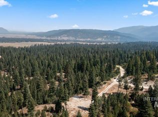 100 Coit Dr, Cascade, ID 83611