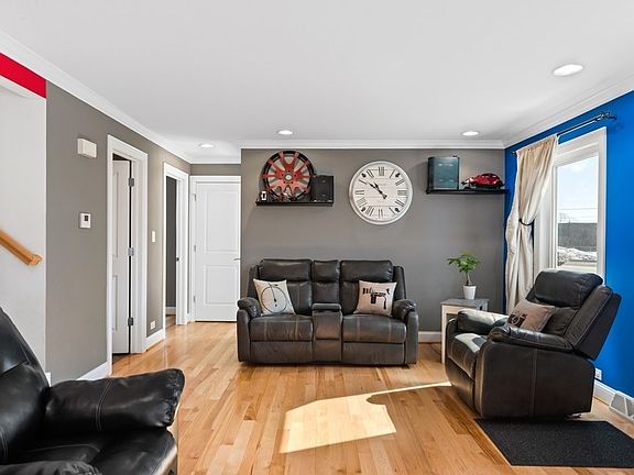 5th image of 10608 Drummond Pl
