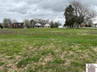 101 Crossfield Dr, Murray, KY 42071