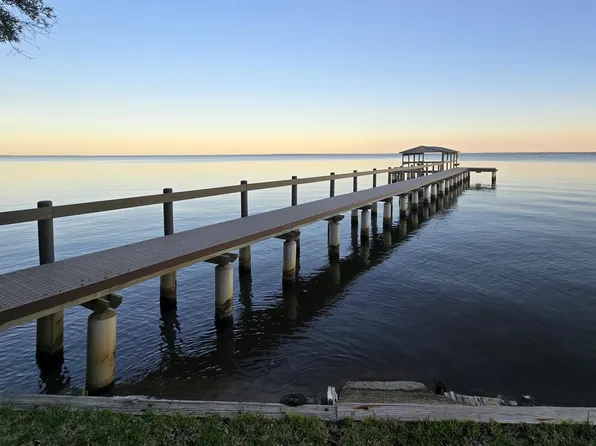 261 Cedar Beach Cv, Freeport, FL 32439