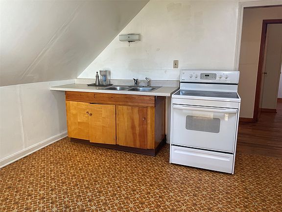 2nd image of 817 W 31st St APT 2