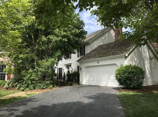 470 Whitney Dr, Barrington, IL 60010