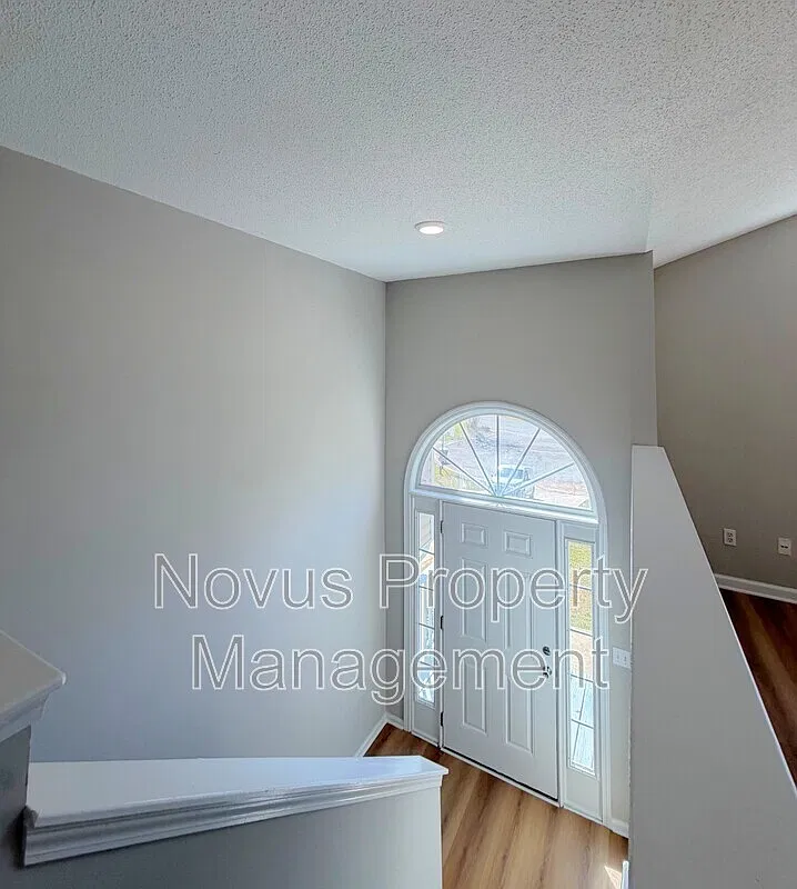 3 bed, 2.0 bath, 1189 sqft, $1,650 — Photo 3