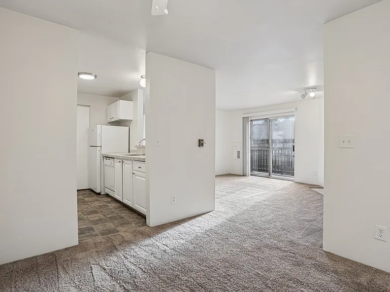 Poplar Lane Apartments — Photo 69