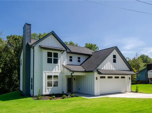 4450 Roberta Cir, Gainesville, GA 30506