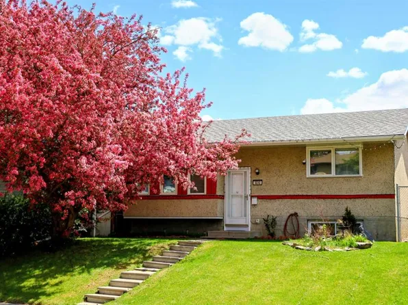 3232 W Doverville Cres SE, Calgary, AB T2B 1T9