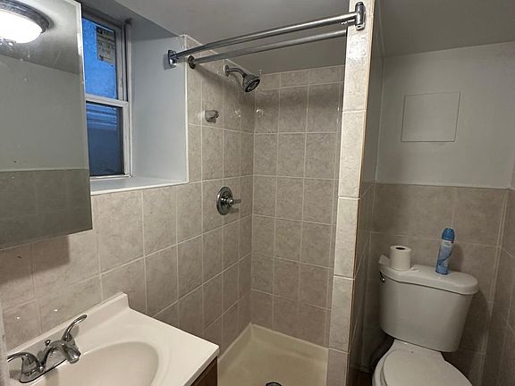 4th image of 22 Stanley Pl #0