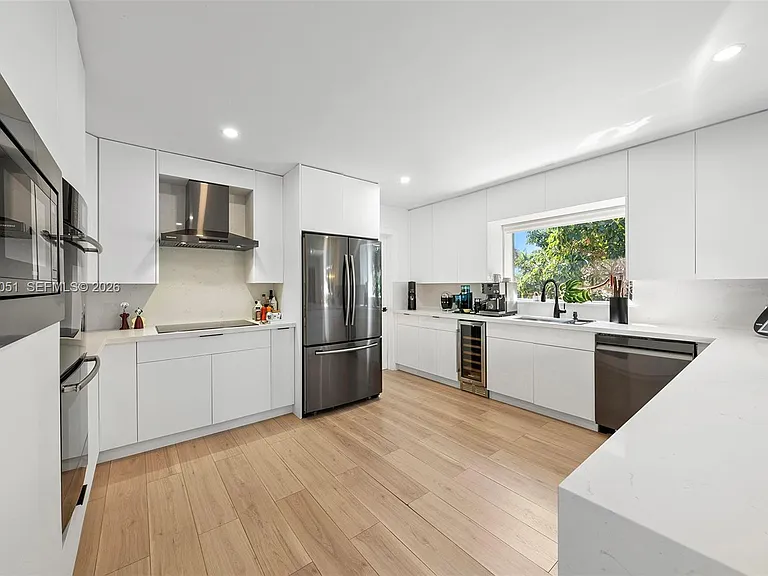 424 Alamanda Dr — Photo 16