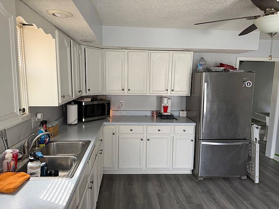 4th image of 430 W Washington St