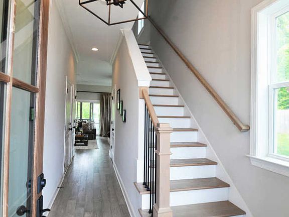 4th image of 1859 Seven Pines Ln