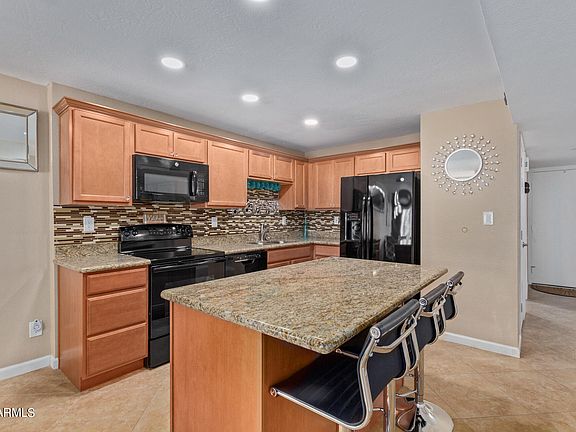 4th image of 11042 N 28TH Drive #235