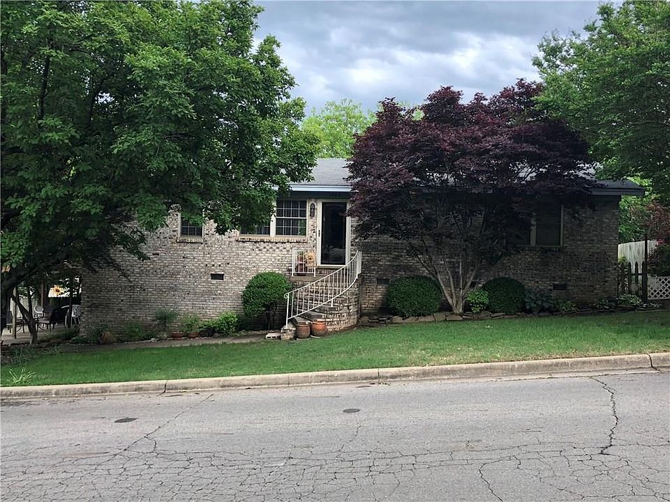 1st image of 1208 N 9th St
