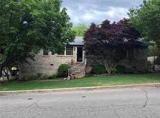 1208 N 9th St, Van Buren, AR 72956