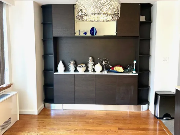 250 West 89th Street image 4 of 8