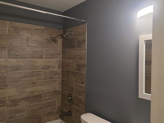 2nd image of 229 Maplewood Trce #4