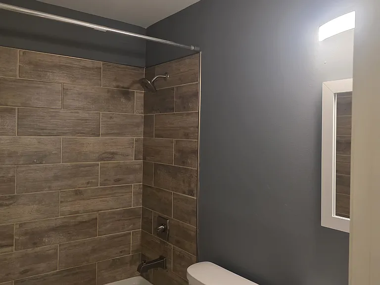 229 Maplewood Trce #4 — Photo 2