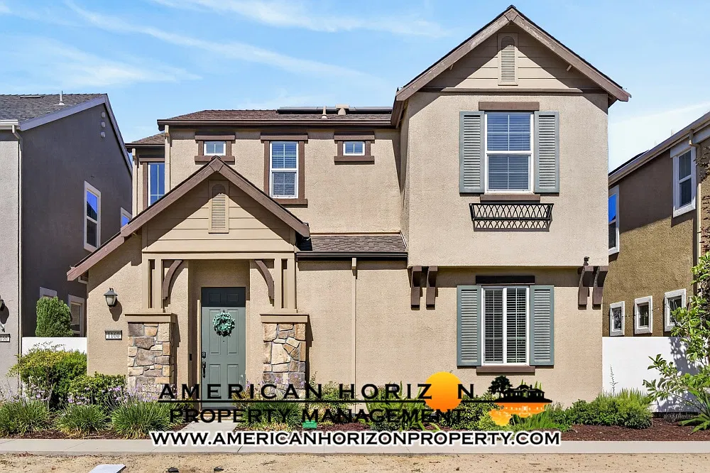 4 bed, 2013 sqft, $3,000 — Photo 1