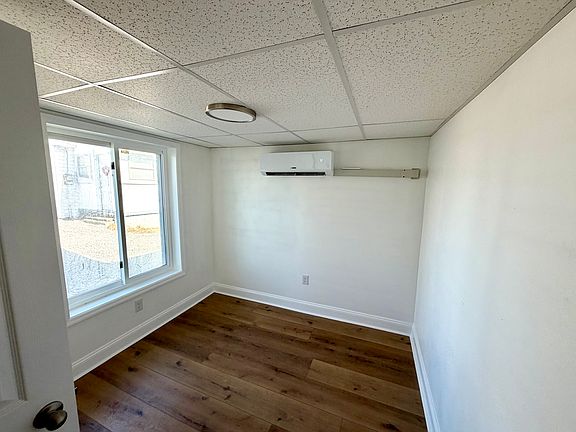 2nd image of 711 W Eastland St #C