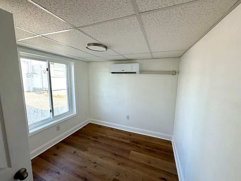 711 W Eastland St #C — Photo 2