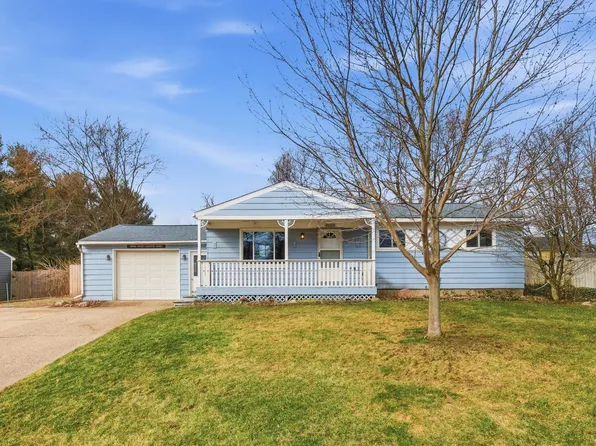 4579 Bekinshire Dr NW, Comstock Park, MI 49321