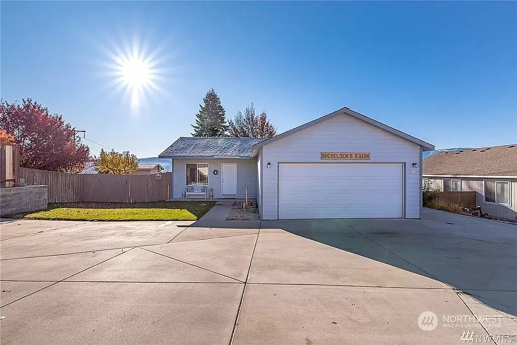 781 Melbourne Court photo 1