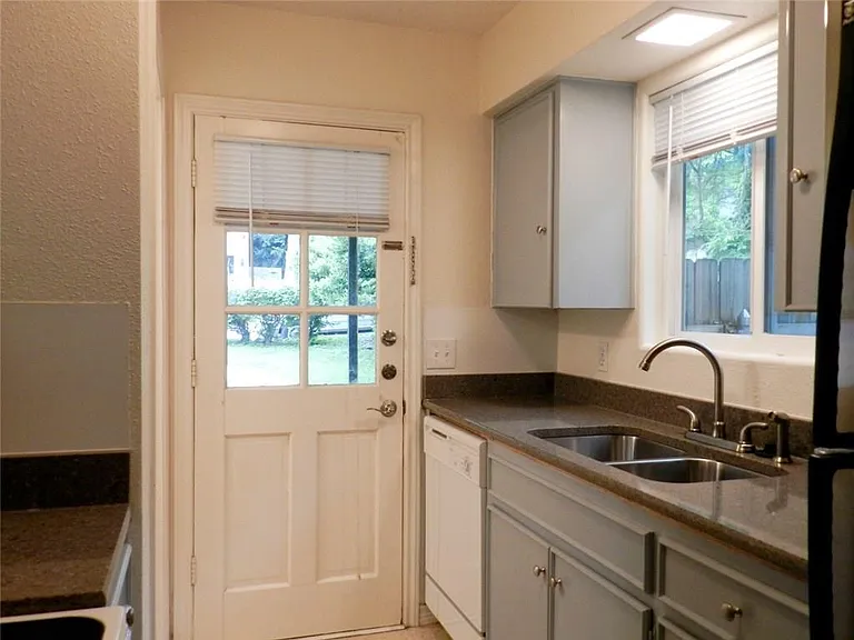 3713 Meredith St — Photo 5