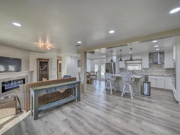 116 Crestwood Drive, Fredericksburg, TX 78624