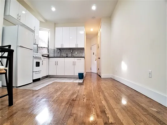 Rented by Rentall Group Inc | media 2