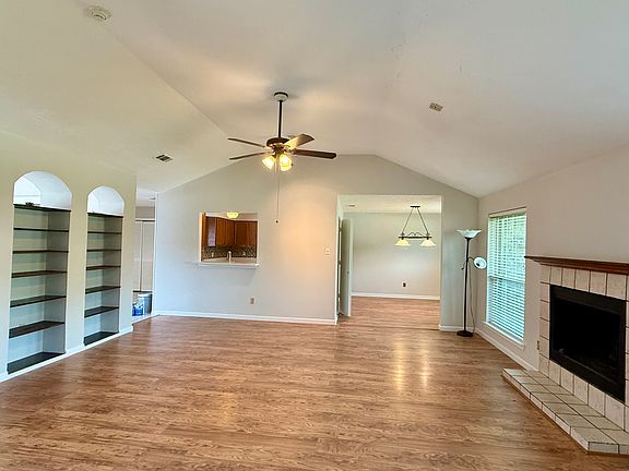 2nd image of 1308 Glyndon Dr