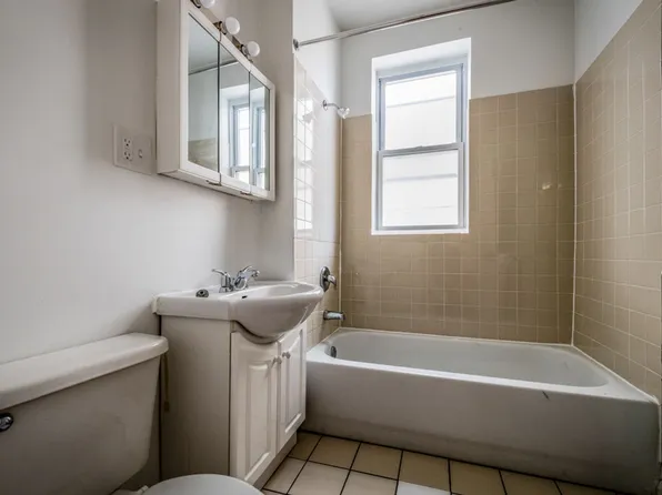 6748 S Blackstone Ave. 1452-56 E 68th Chicago, IL 60637