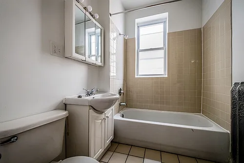 6748 S Blackstone Ave. 1452-56 E 68th Chicago, IL 60637 Photo 1