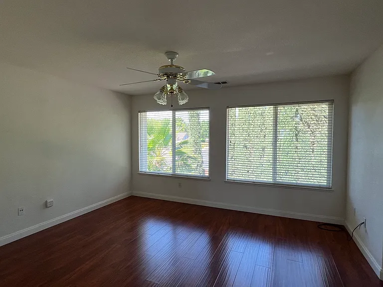 723 Sunlight Dr — Photo 6
