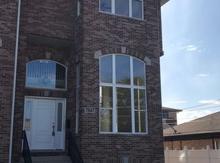 7947 W 92nd St, Hickory Hills, IL 60457