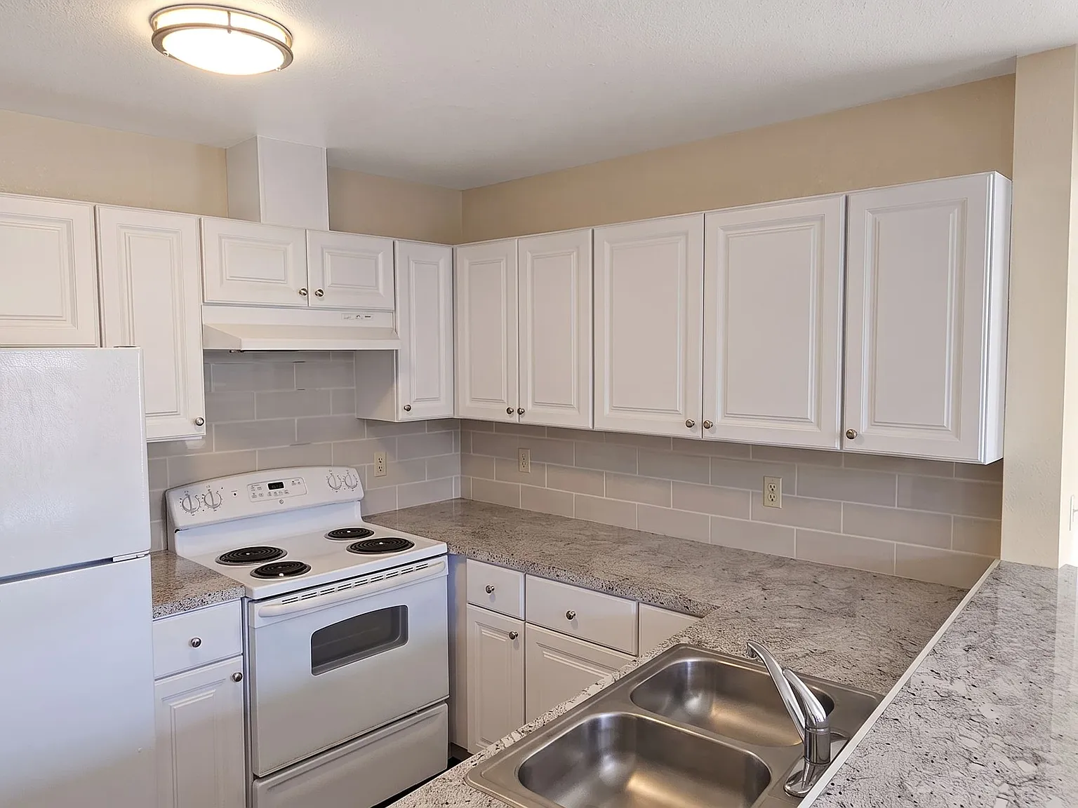 Borst Park Apartments — Photo 4