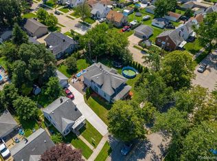 2041 Goddard Rd, Lincoln Park, MI 48146