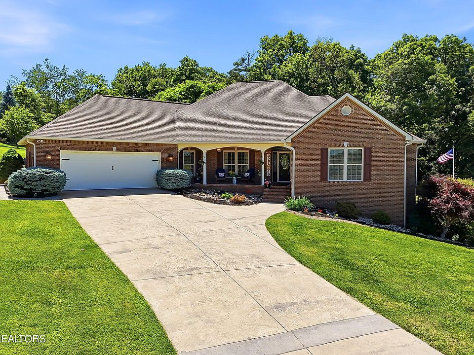 1st image of 799 Constitution Dr