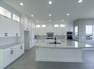 1365 N Broad Point Dr, Washington, UT 84780