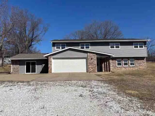 2 Woodland Ln, Macomb, IL 61455