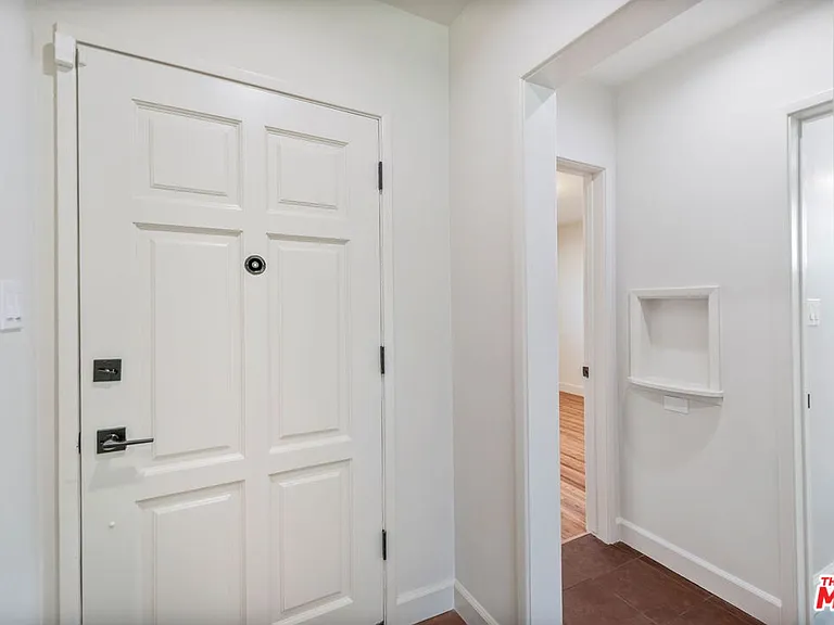 5911 S Corning Ave — Photo 6