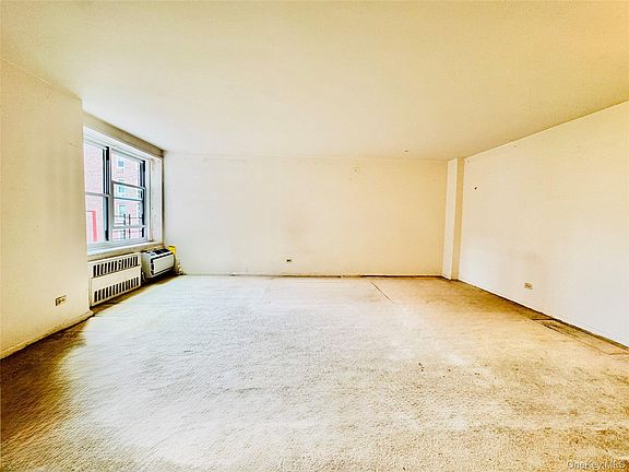 5th image of 142-05 Roosevelt Avenue #517