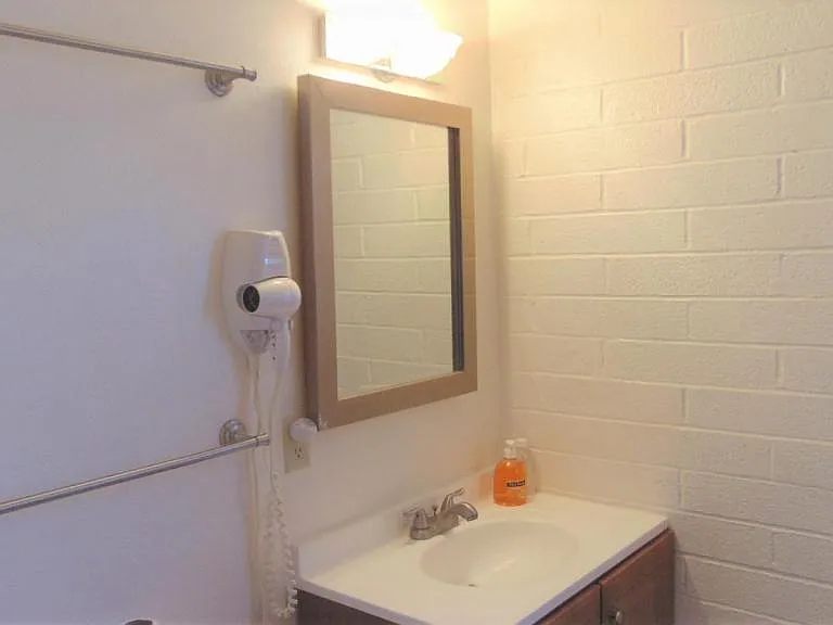402 S Paseo Quinta #B — Photo 14