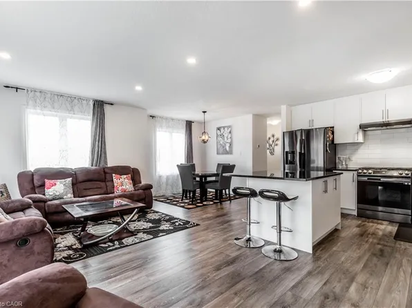 1 W Mill St #1, Ayr, ON N0B 1E0